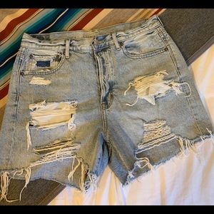 AE 90s Boyfriend Denim Short